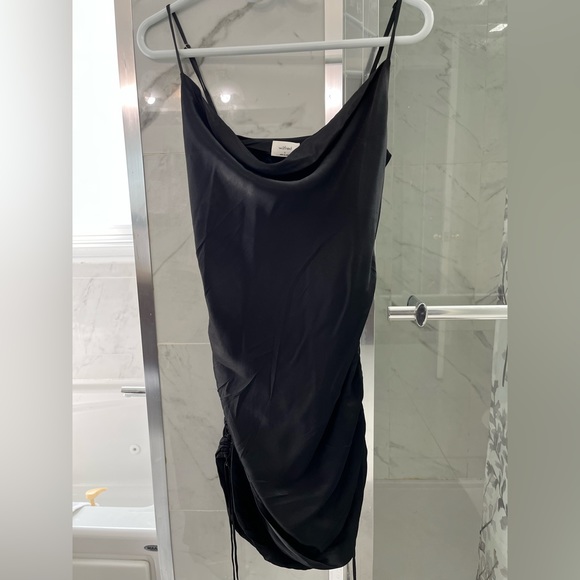 Wilfred
Only Ruched Slip Dress in Small and the colour Black - Picture 5 of 13